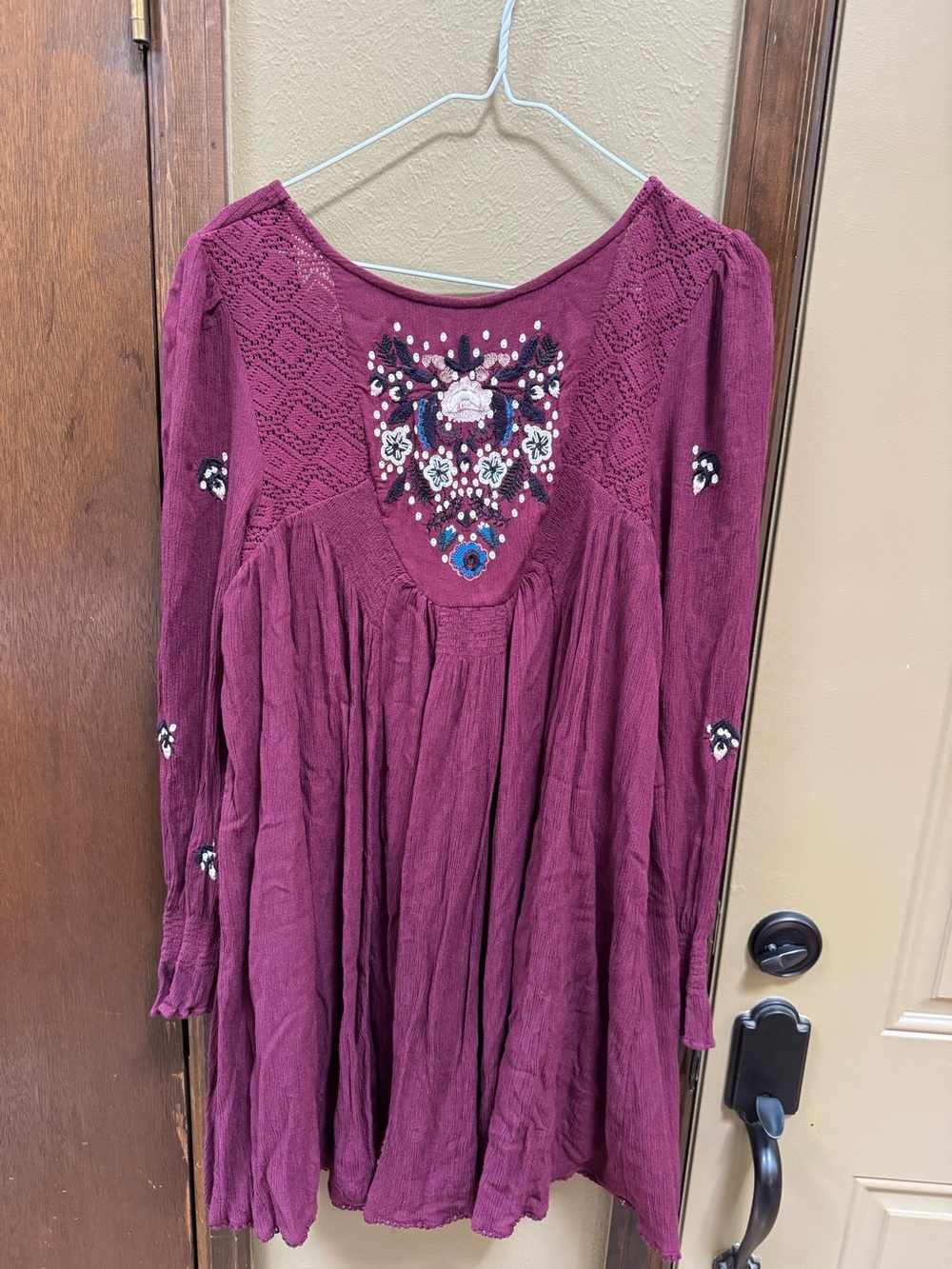 Free People Embroidered Boho Tunic dress size medium - Burgundy used great shape